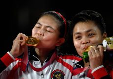 تیم ملی اندونزی با Greysia Polii و Apriyani Rahayu توانستند در دو ست Chen Qing Chen و Jia Yi Fan از تیم ملی چین مدافع عنوان قهرمانی را شکست داده ، قهرمان شوند و اولین مدال طلای المپیک 2020 توکیو را برای این کشور به ارمغان آورند.